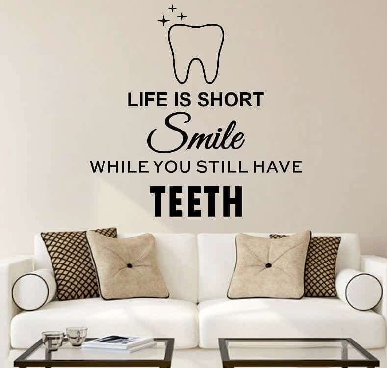 نمونه تابلو کلینیک دندان ، متن زیبا لبخند زیبا مطب دندانپزشکی ، تابلو متن برای لبخن SMILE