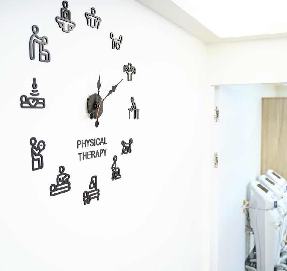 تابلو برای سالن ارتوپدی فیزوتراپی آموزش حرکات اصلاحی دکتر متخصص